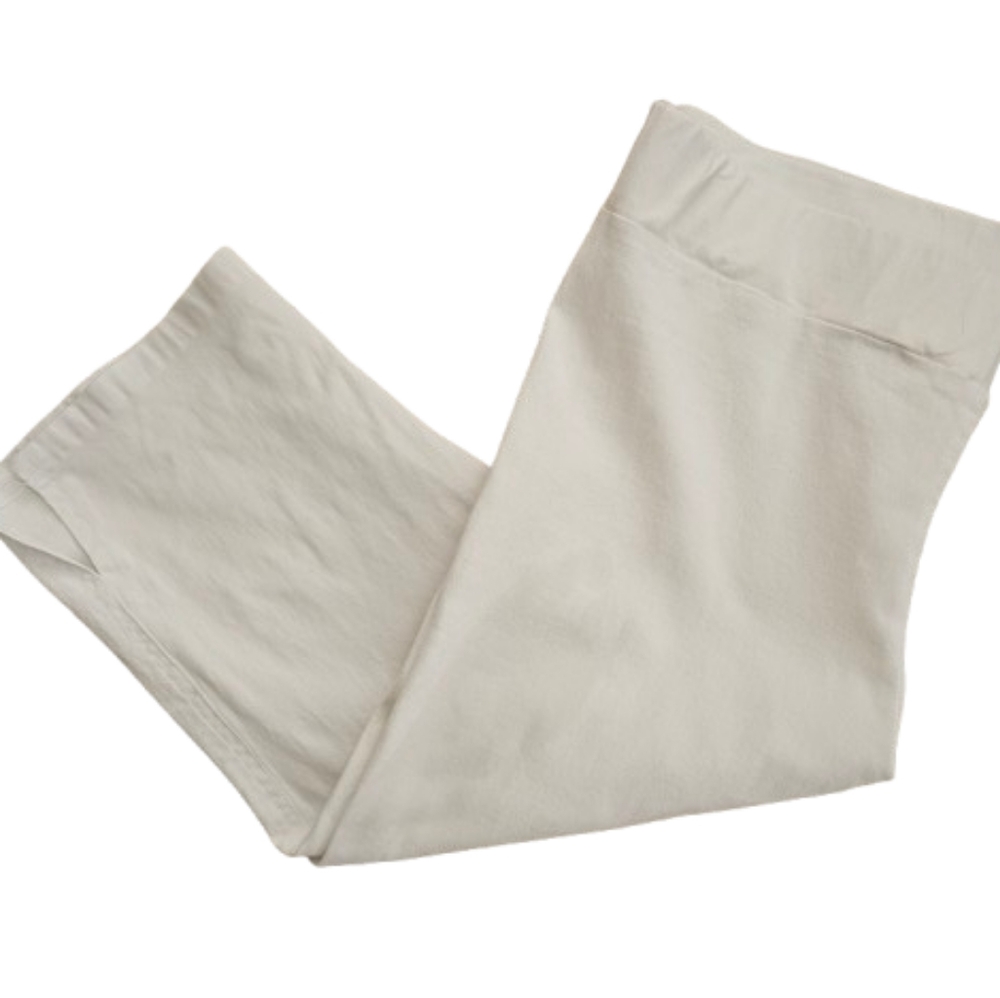 Motherhood White Maternity Capris